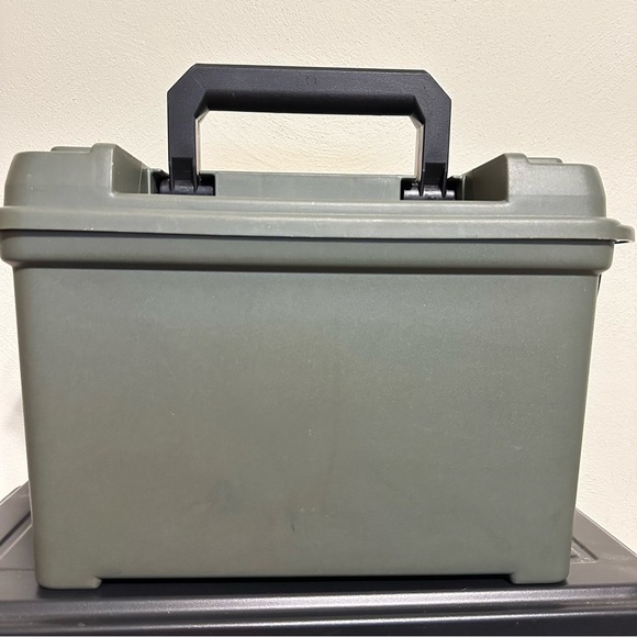 Cabela’s Storage Box Green - Picture 2 of 10